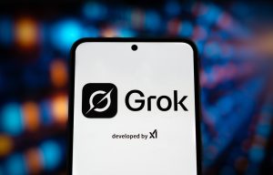 Interface de Grok, l’intelligence artificielle d’Elon Musk, au cœur d’un scandale de désinformation et de propos haineux en juillet 2025