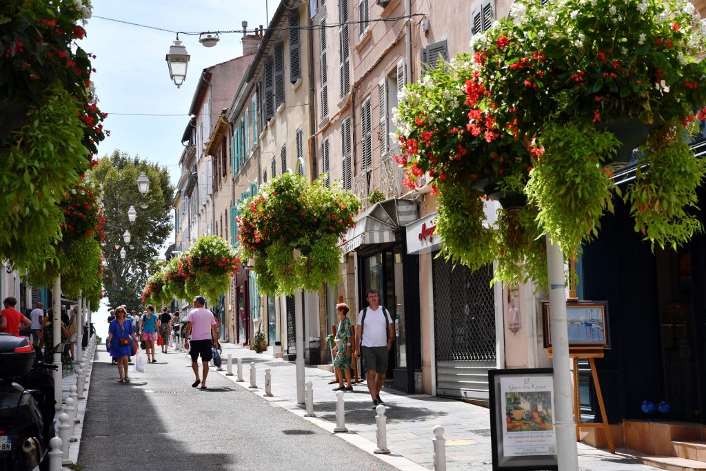 Toulon initiative locale